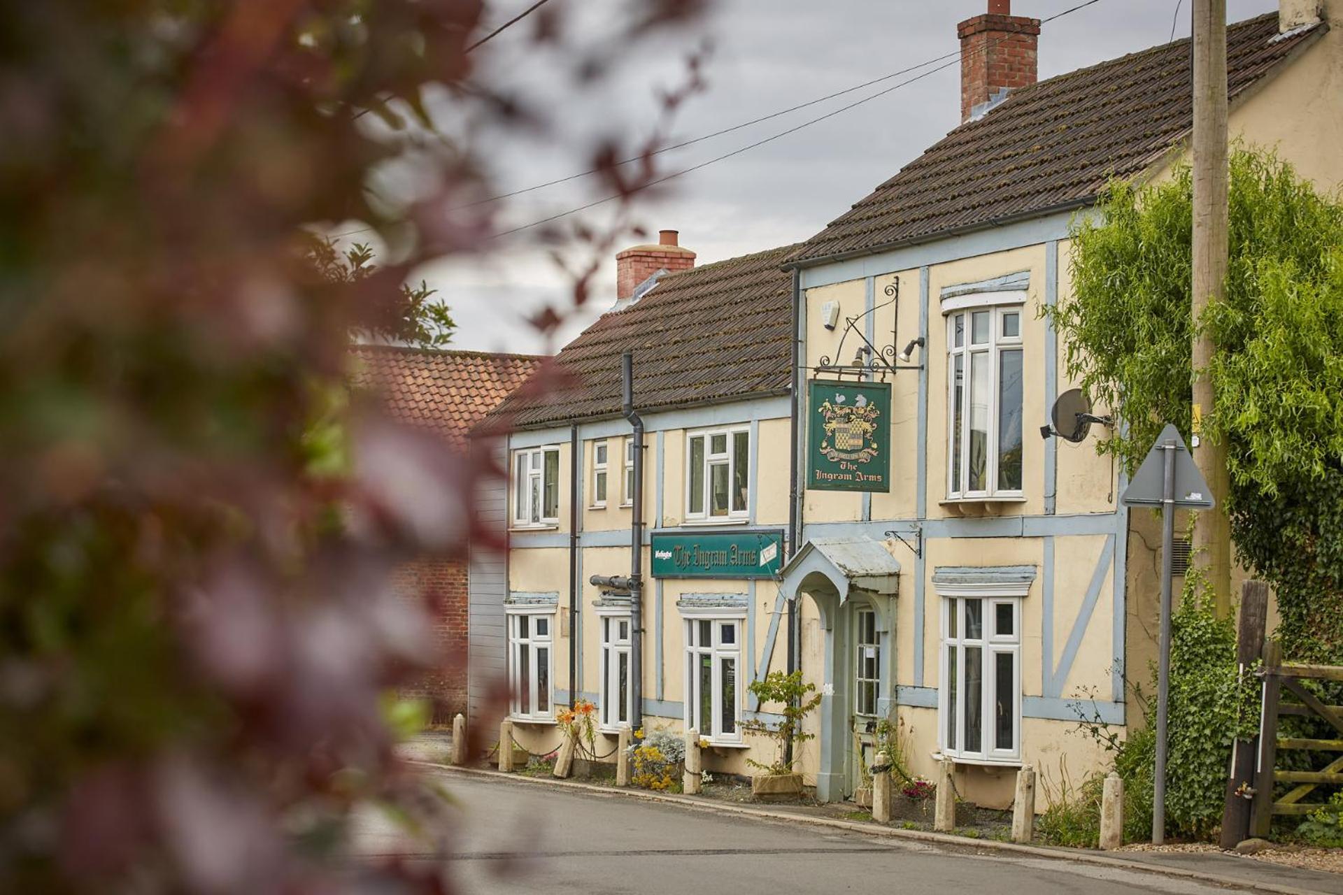 The Ingram Arms Hotel Laughton  Exterior photo